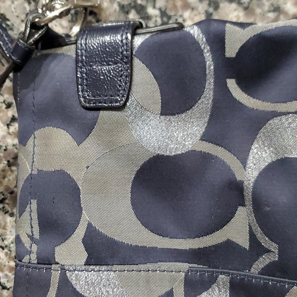 Coach Handbag 👜 - Picture 11 of 15